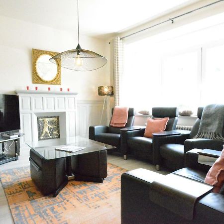 Large Townhouse With Pool Table Βίλα Bouillon Εξωτερικό φωτογραφία