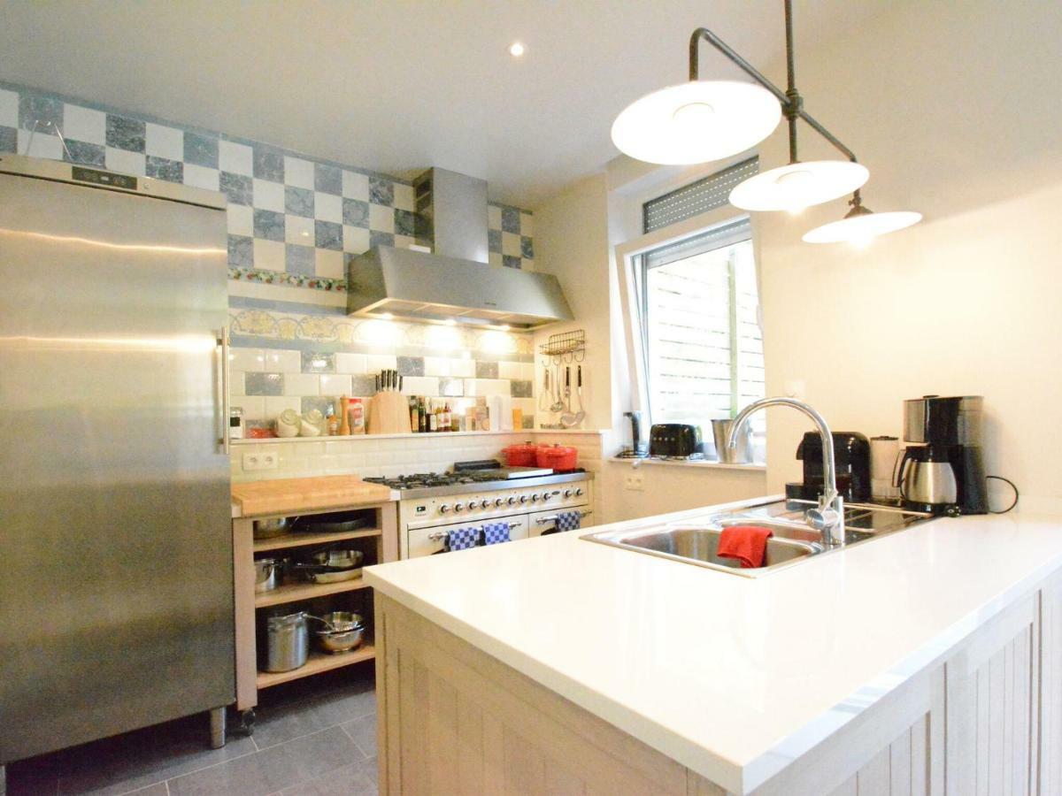 Large Townhouse With Pool Table Βίλα Bouillon Εξωτερικό φωτογραφία